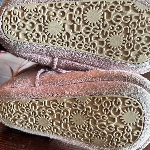 Baby Ugg Pink Booties Size 2 - Picture 2 of 3